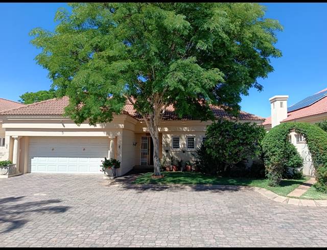 3 BEDROOM TOWNHOUSE FOR SALE IN PROTEA PARK